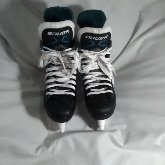 Bauer youth hockey skates - Picture 2 of 9